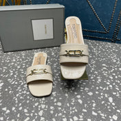 FLAT MULE IN WHITE CREAM CALFSKIN