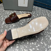 FLAT MULE IN SYRUP BROWN CALFSKIN