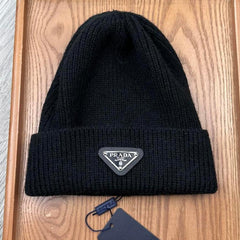 BEANIE HAT IN BLACK WOOL 332393