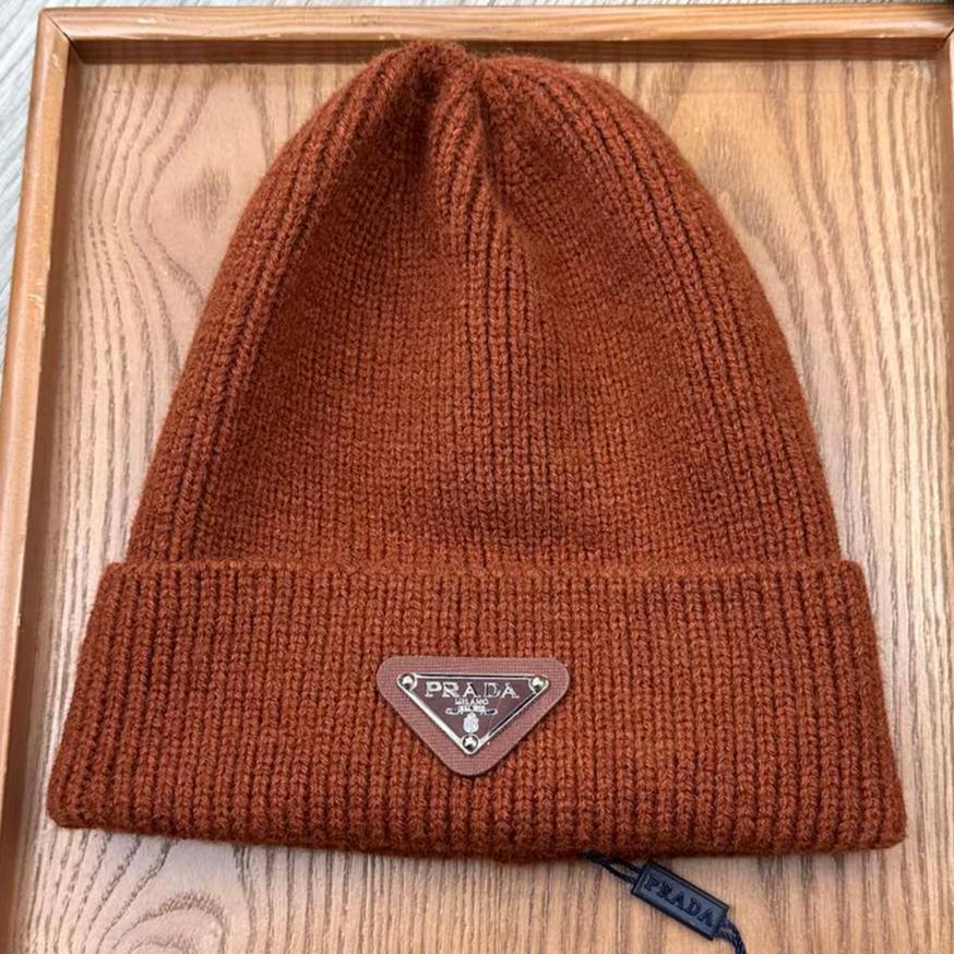 BEANIE HAT IN UMBER BROWN WOOL 332398