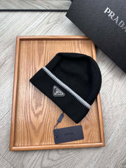BEANIE HAT IN BLACK WOOL 349648