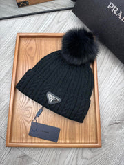 BEANIE HAT IN BLACK WOOL 352368