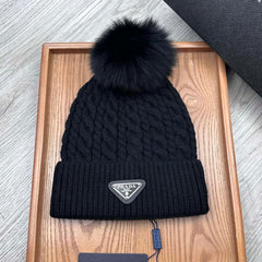 BEANIE HAT IN BLACK WOOL 352375
