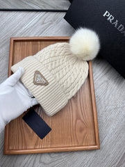 BEANIE HAT IN PARCHMENT BEIGE WOOL 352377