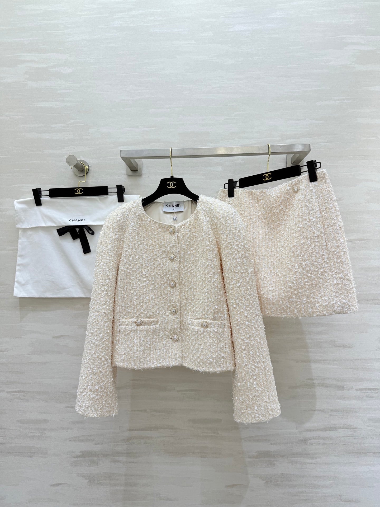 CHANEL 26S WOOL JACKET AND SKIRT SET 922