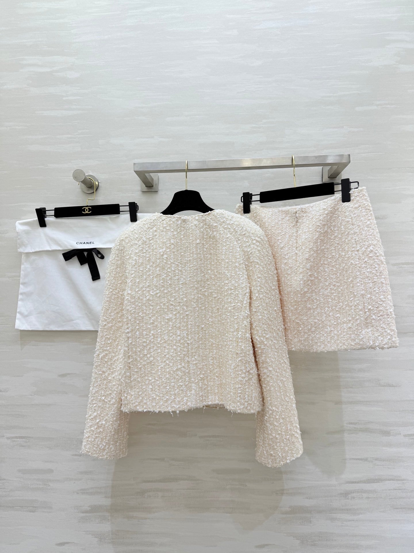 CHANEL 26S WOOL JACKET AND SKIRT SET 922