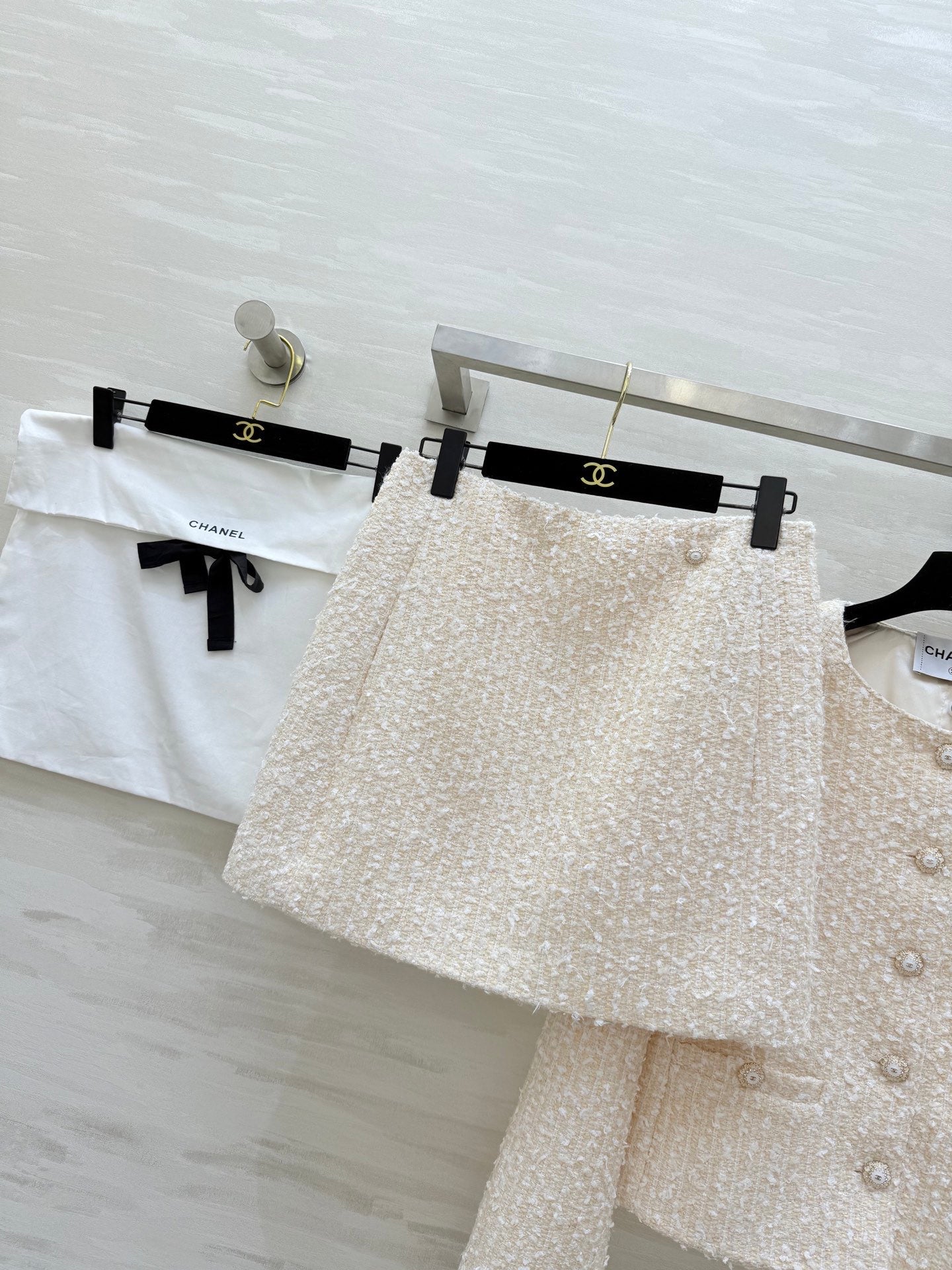 CHANEL 26S WOOL JACKET AND SKIRT SET 922