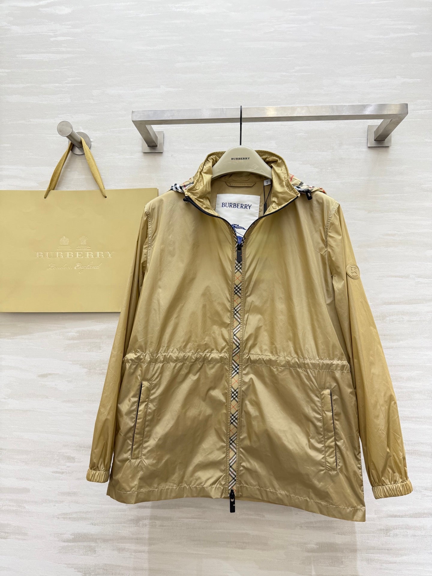 BURBERRY 26S LIGHTWEIGHT JACKET 410