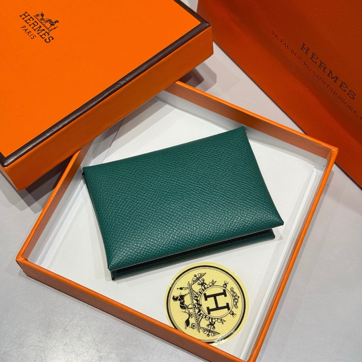 CALVI DUO COMPACT CARD HOLDER IN VERT ANGLAIS EPSOM CALFSKIN