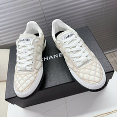 CHANEL 25S TRAINERS WHITE AND LIGHT CORAL IN CALFSKIN