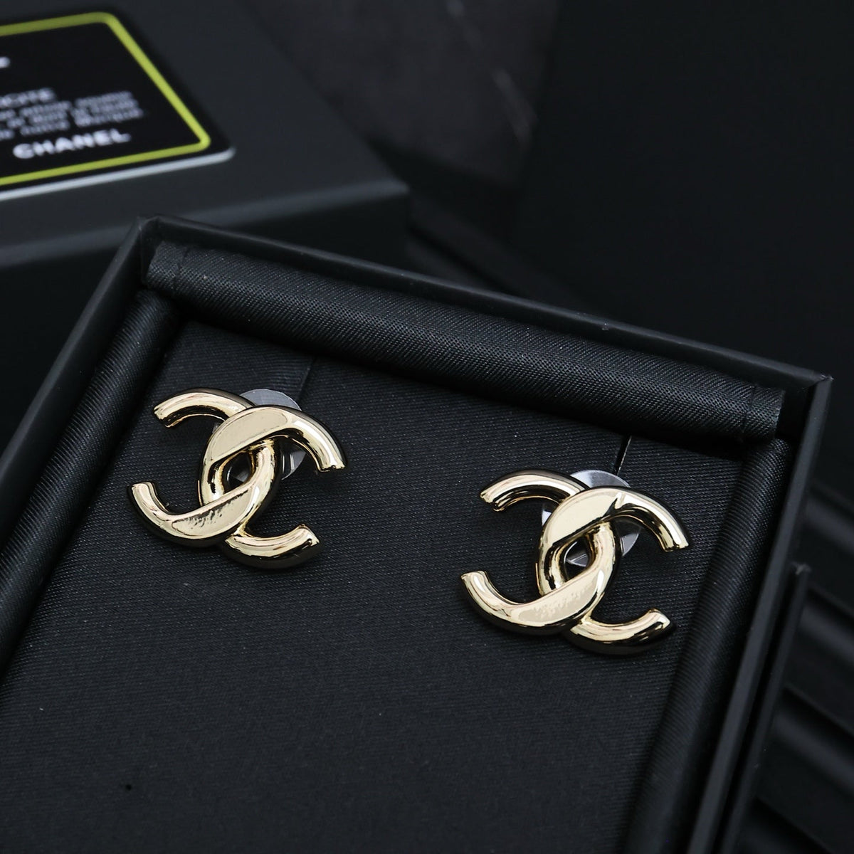 CC 25S DOUBLE C IN METAL EARRINGS