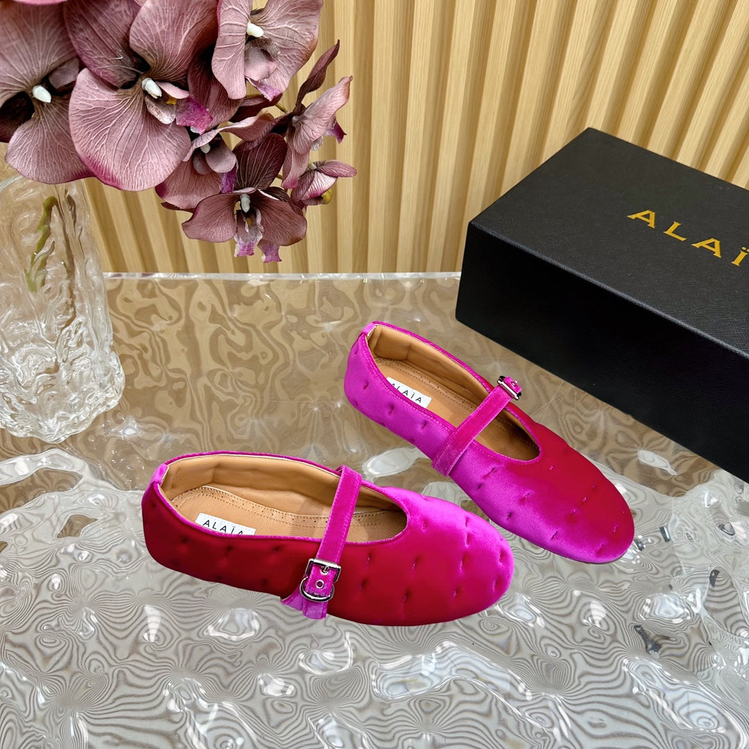 ALAIA BALLET FLATS IN DEEP PINK VELVET