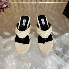 ALAIA PLATFORM THONG SANDALS 25S IN LIGHT BEIGE RAFFIA AND CALFSKIN
