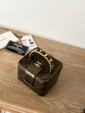 MINI VINTAGE COSMETIC BAG 11 IN MIKADO SHINY CALFSKIN GOLD HARDWARE