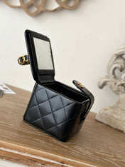 MINI VINTAGE COSMETIC BAG 11 IN BLACK SHINY CALFSKIN GOLD HARDWARE