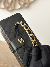 VINTAGE COSMETIC BAG 22 IN BLACK SHINY CALFSKIN GOLD HARDWARE