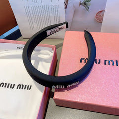 THICK HEAD BAND IN BLACK SILK WHITE LOGO 415944