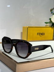 FEN EVOLUTION CHUNKY GEOMETRIC FRAME SUNGLASSES FE40118 IN ACETATE
