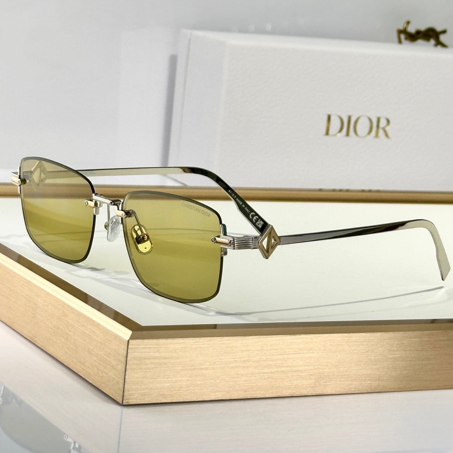 MONTAIGNE SUNGLASS CD DIAMOND S11U IN METAL