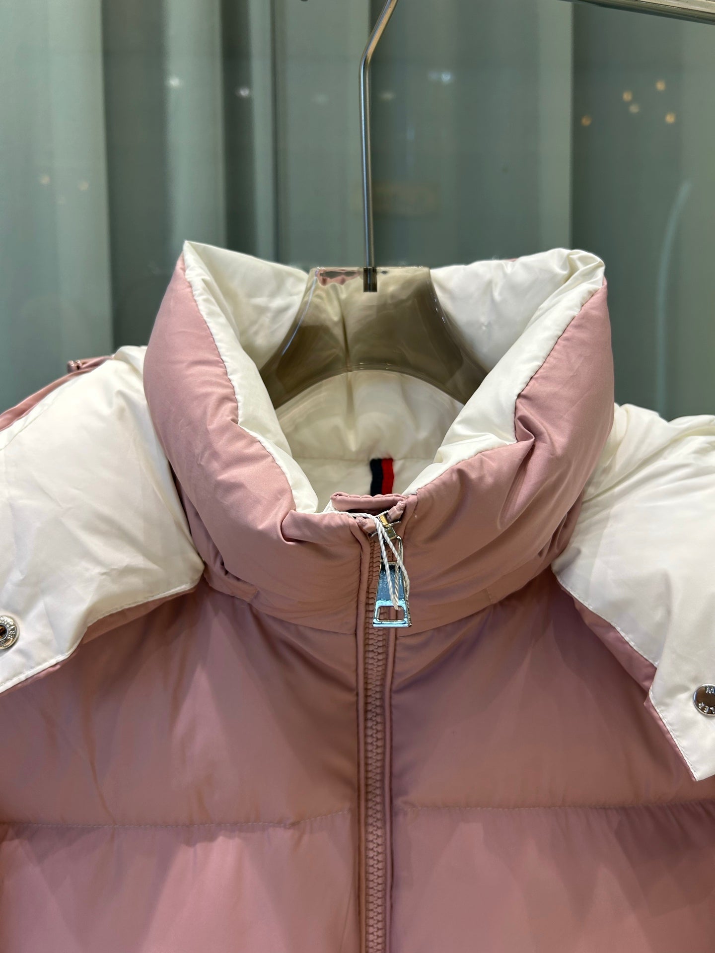MONCLER 25S PUFFER JACKET IN PINK 012