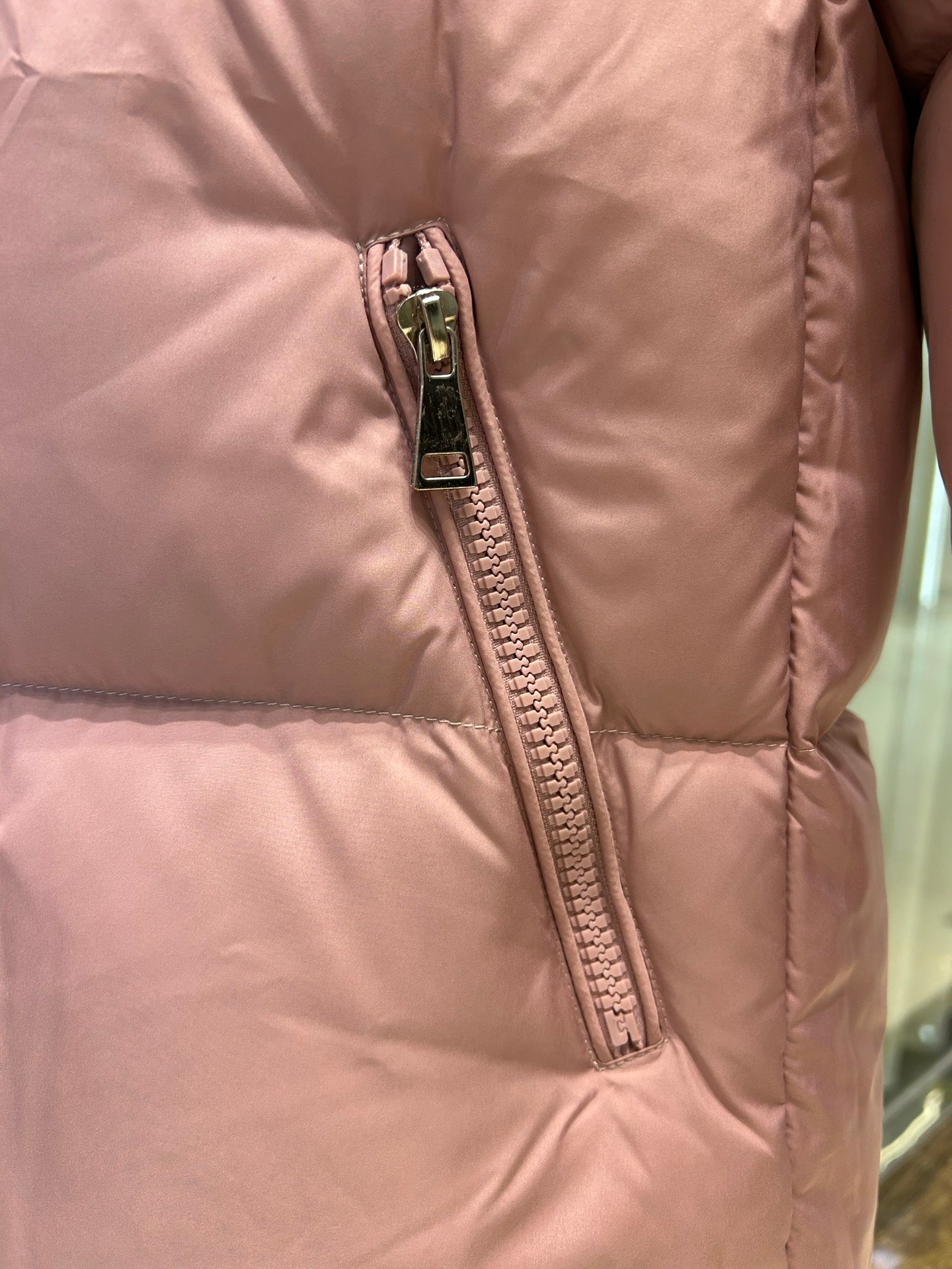 MONCLER 25S PUFFER JACKET IN PINK 012