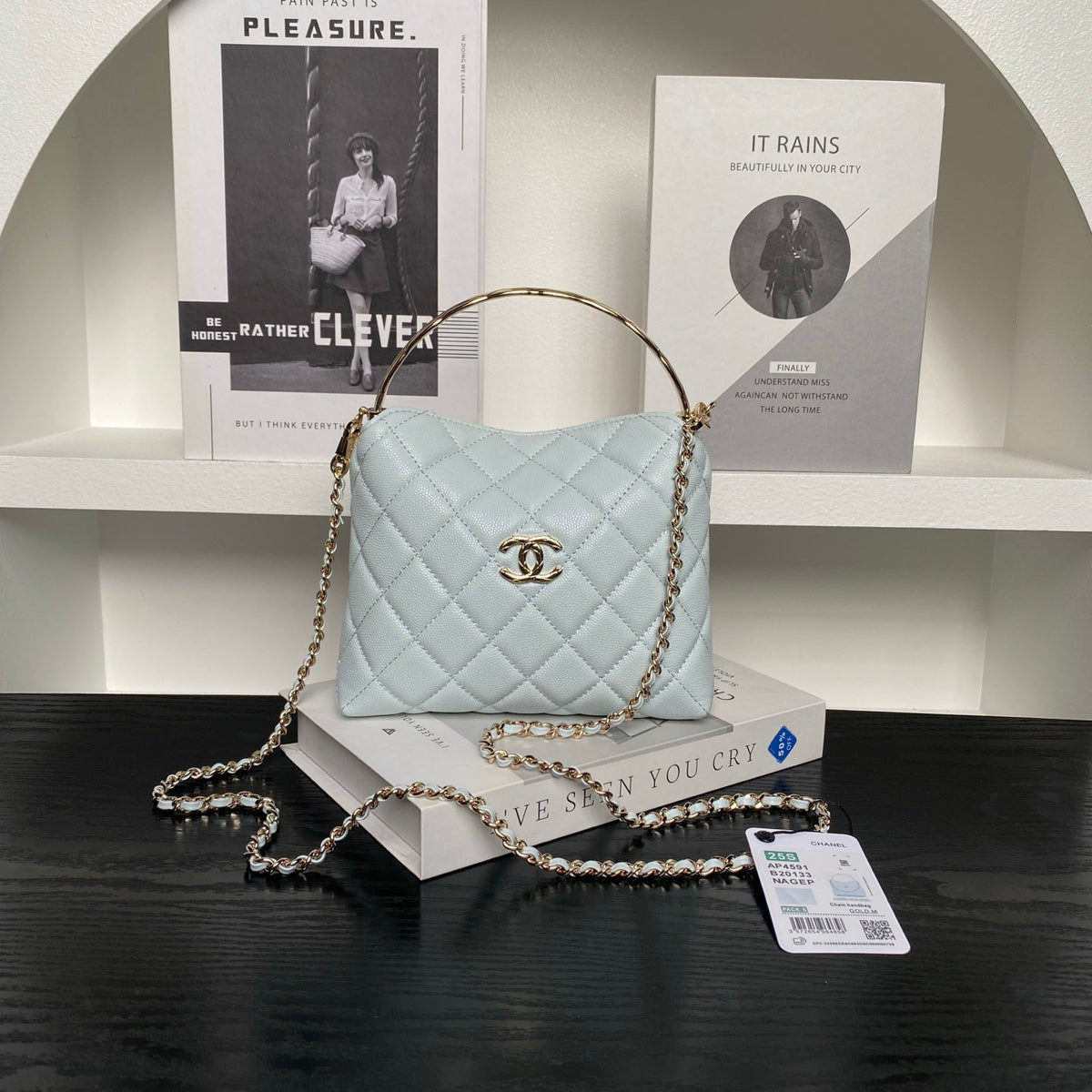 CHANEL 25S COCO CRUSH HANDLE BAG 19 IN LIGHT BLUE CAVIAR LEATHER