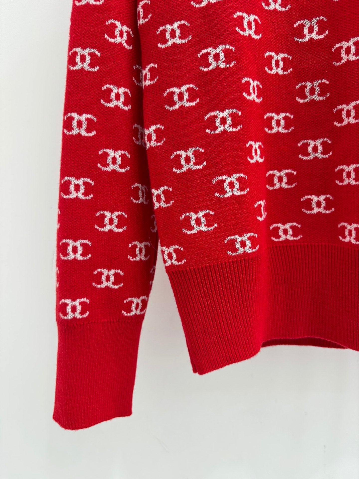 CHANEL 26S CREW NECK SWEATER 740