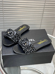 SLIPPERS CAMELLIA IN BLACK CALFSKIN
