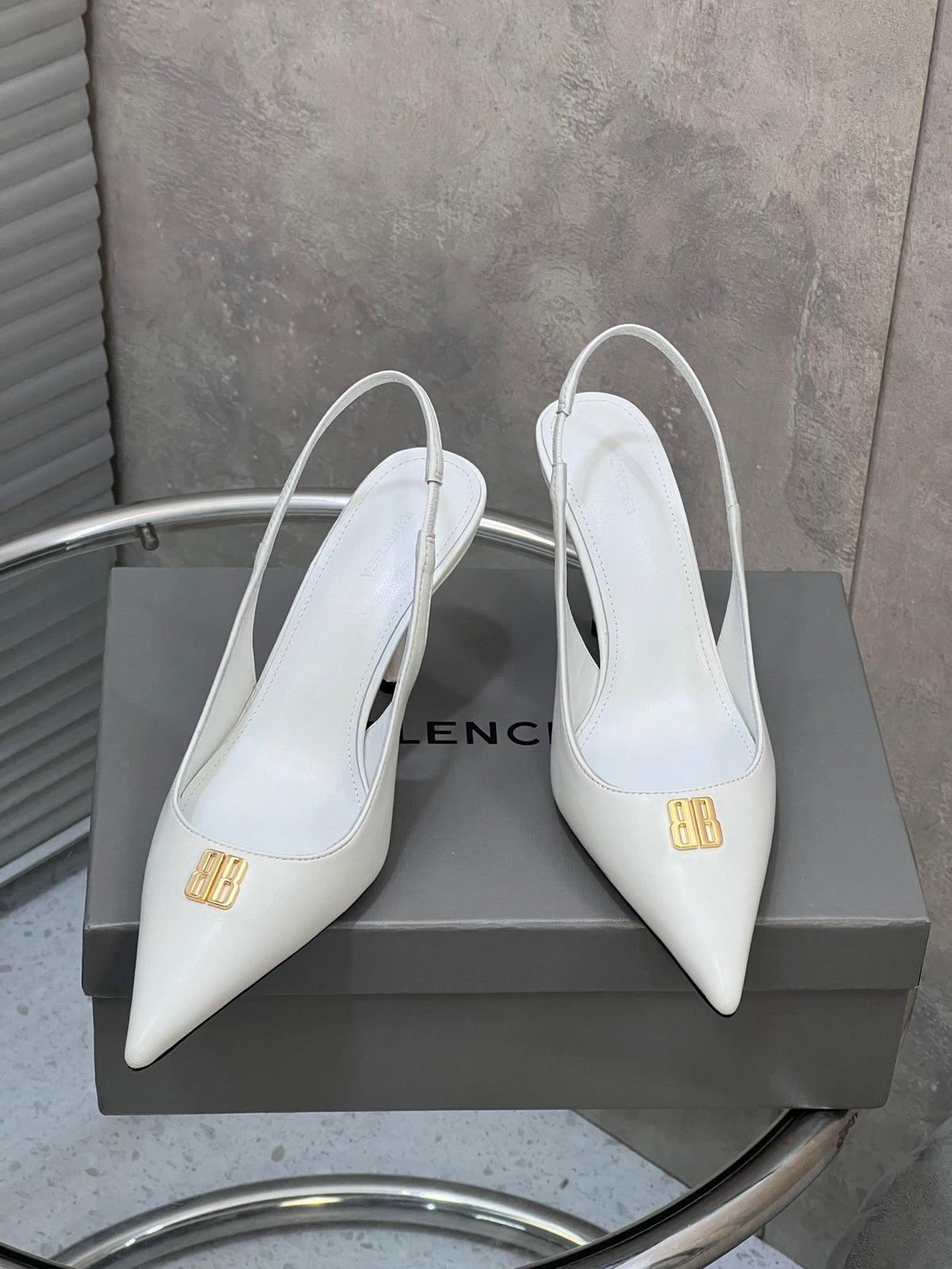 BALENCIAGA 25S HIGH-HEEL SLINGBACK 85 MM IN WHITE COW LEATHER WITH GOLD HARDWARE