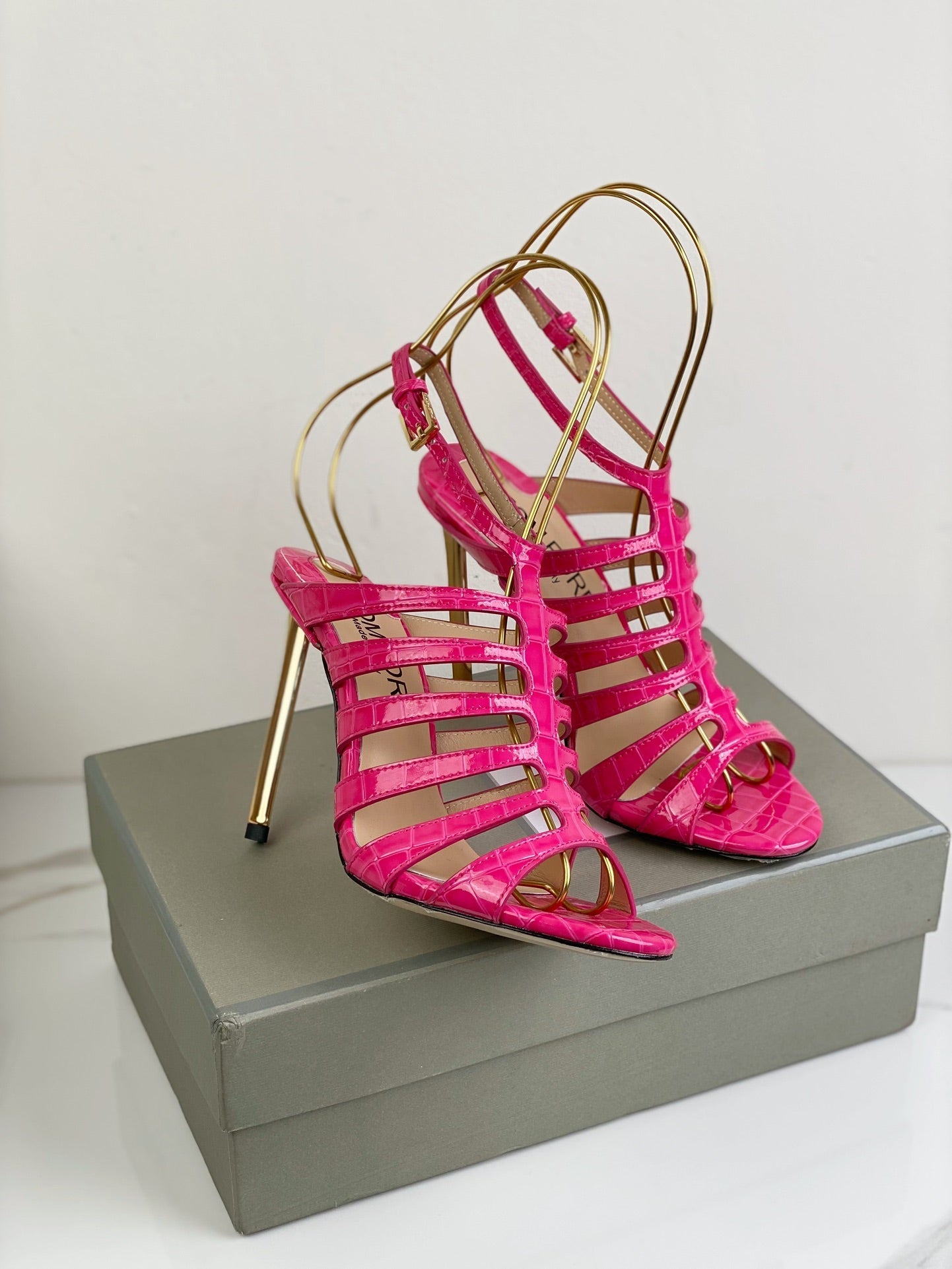 HIGH SANDAL 10 CM IN BRIGHT PINK CALFSKIN
