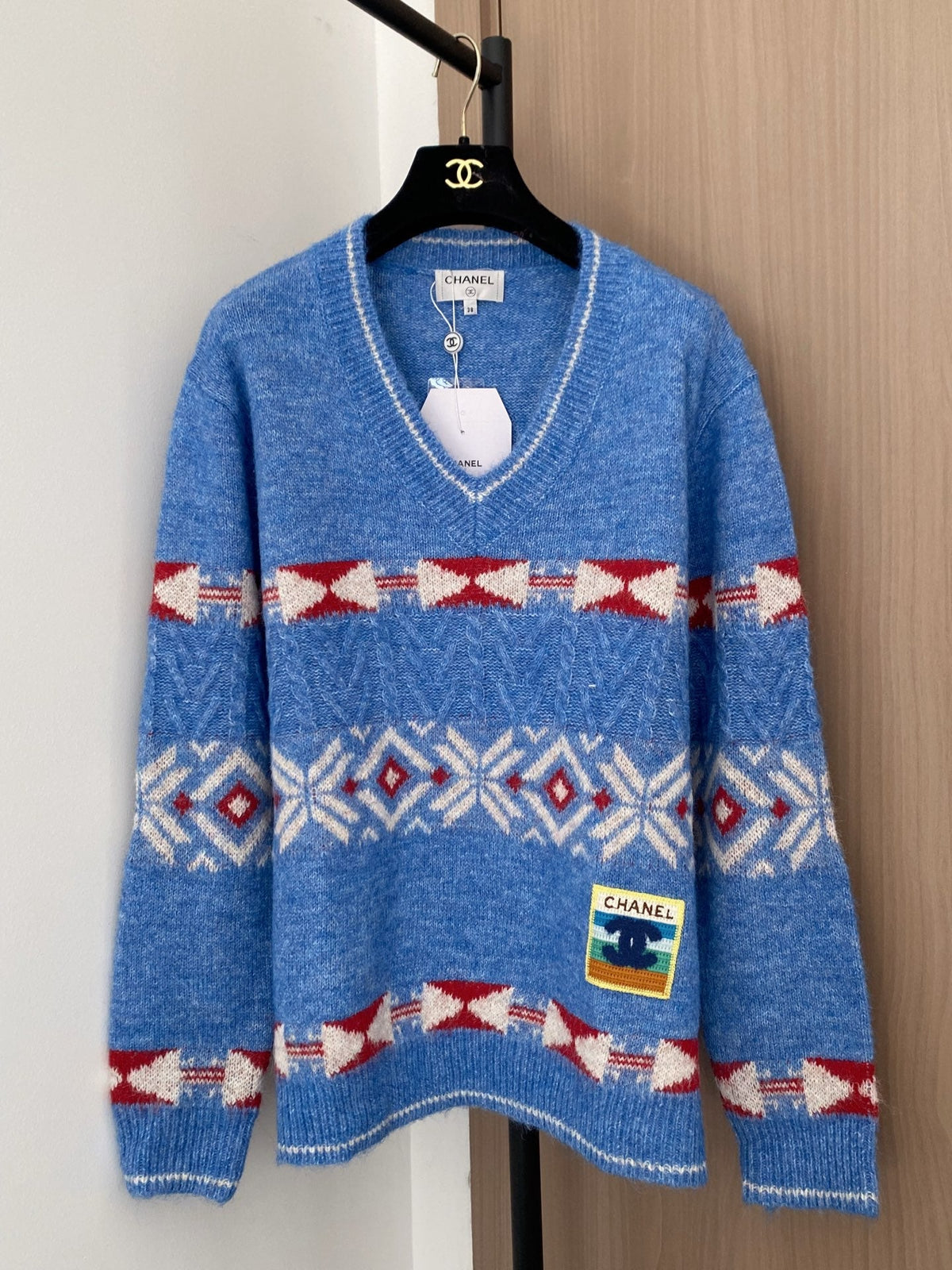 CHANEL 26S V-NECK SWEATER 854