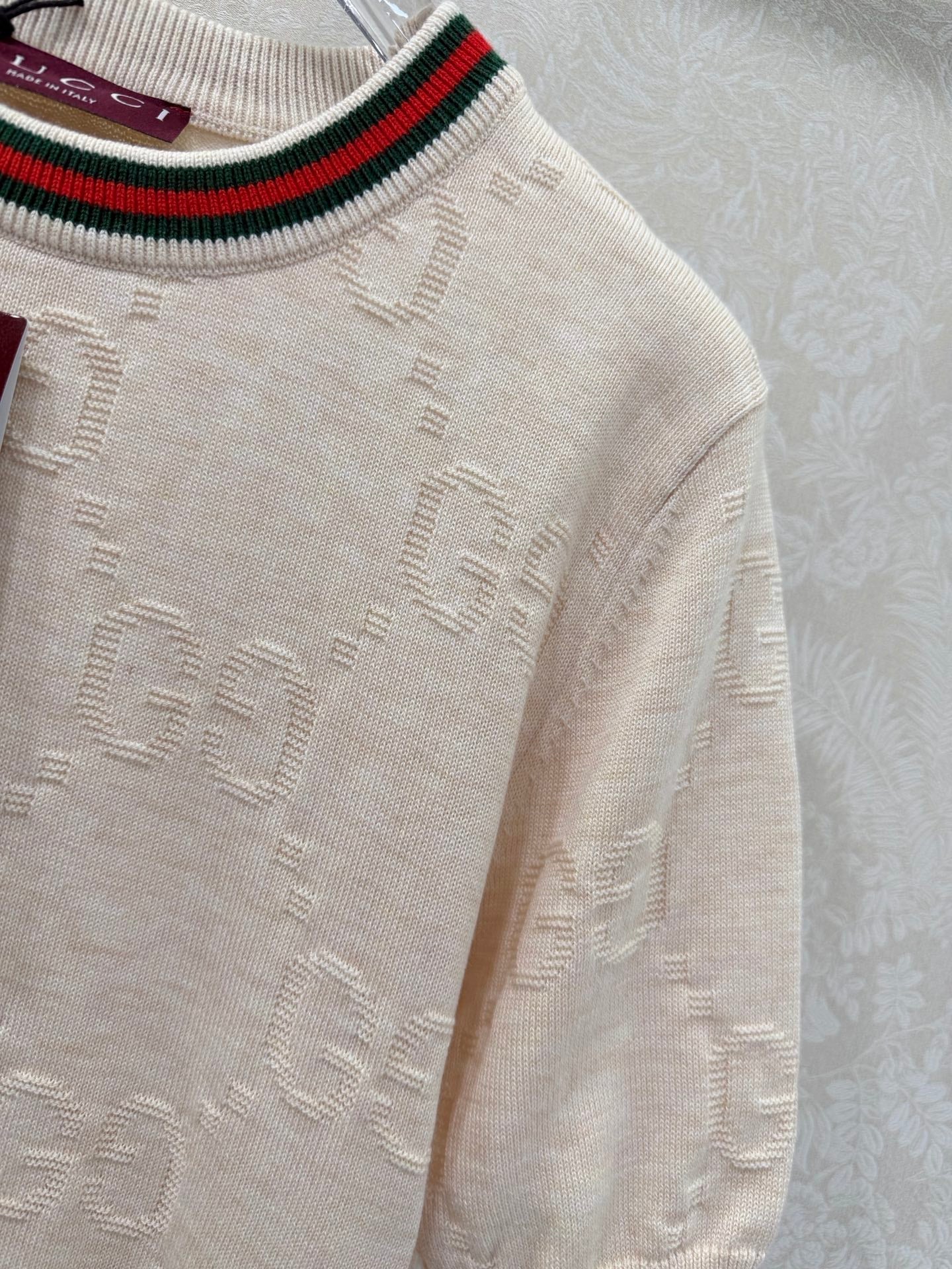 GUCCI 26S SHORT-SLEEVE SWEATER 117