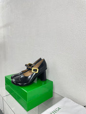 ATOMIC MARY-JANE PUMP 9 CM IN BLACK CALFSKIN