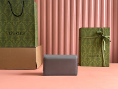 INTERLOCKING WOC 20 IN GRAY GRAINY CALFSKIN GOLD HARDWARE