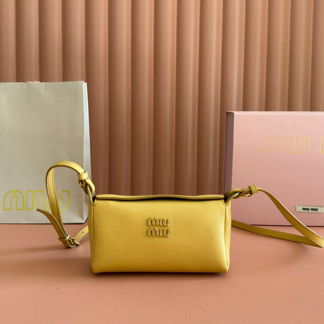MIUMIU 26S POUCH BAG 18 IN YELLOW CALFSKIN GOLD HARDWARE