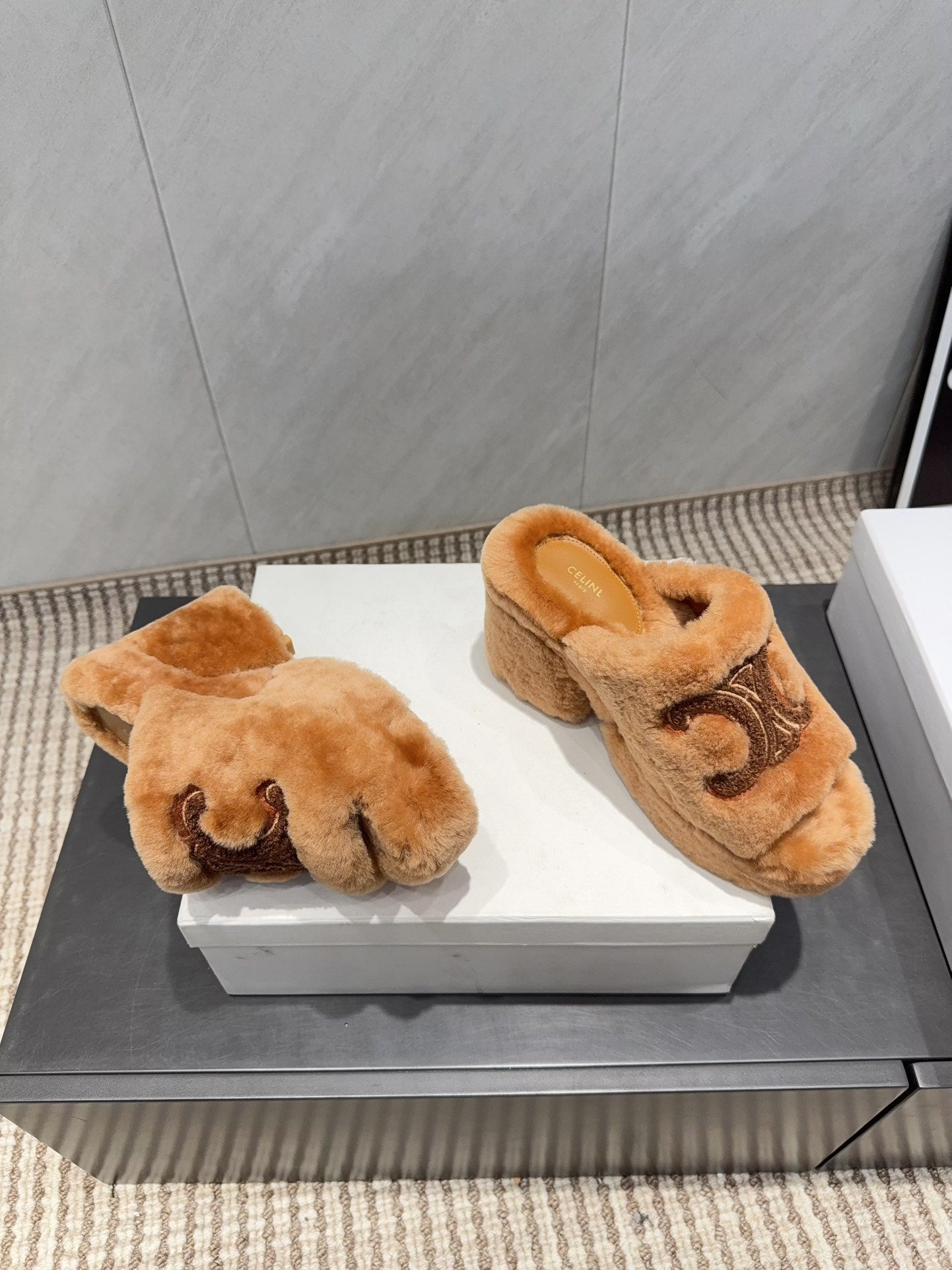 CELINE 26S HIGH-HEEL SANDALS IN BROWN PURE WOOL