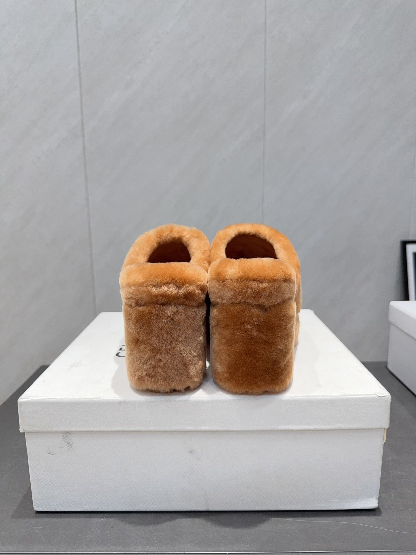 CELINE 26S HIGH-HEEL SANDALS IN BROWN PURE WOOL
