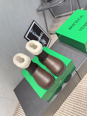 BOTTEGA VENETA 26S FUR-LINED ANKLE BOOTS IN DARK BROWN CALFSKIN AND WHITE WOOL