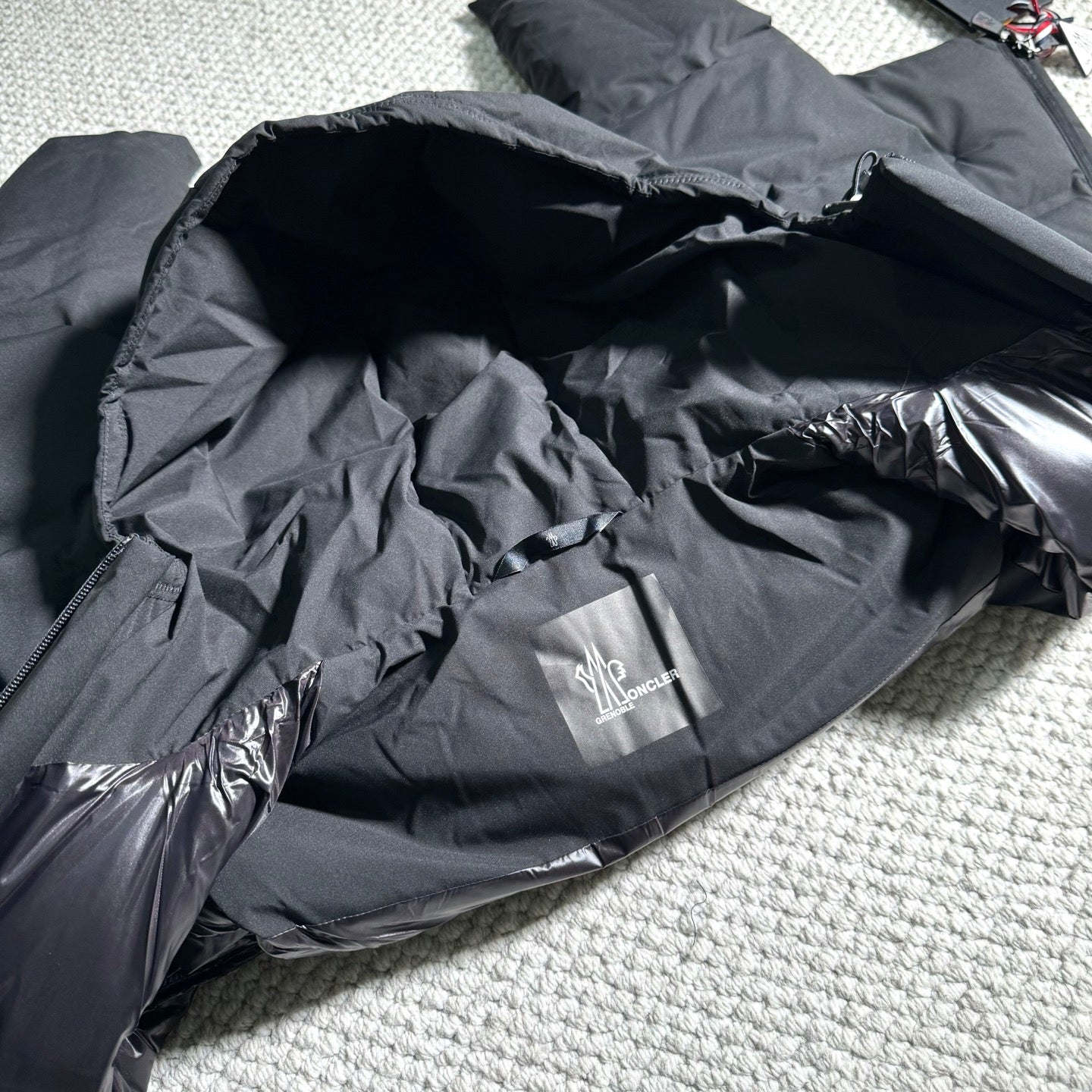 MONCLER 25S DOWN JACKET 424