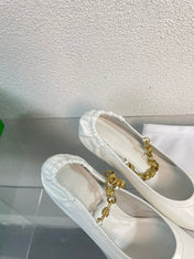 SHARP CHAIN PUMP 6 CM IN WHITE CALFSKIN