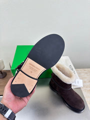 BOTTEGA VENETA 26S FUR-LINED BOOTS IN DARK BROWN SUEDE AND WHITE WOOL