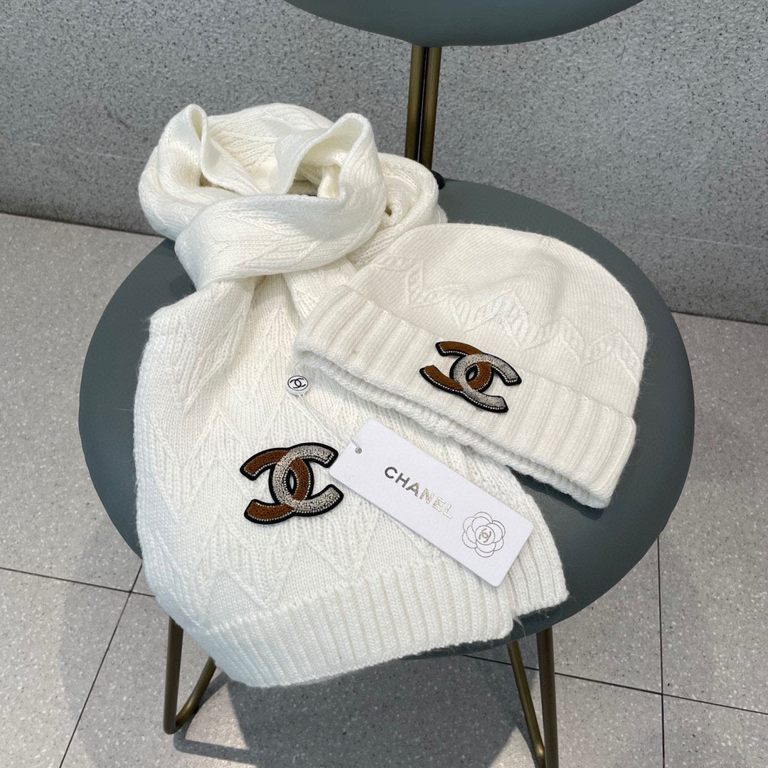 SET HAT AND SCARF IN WHITE WOOL 420824
