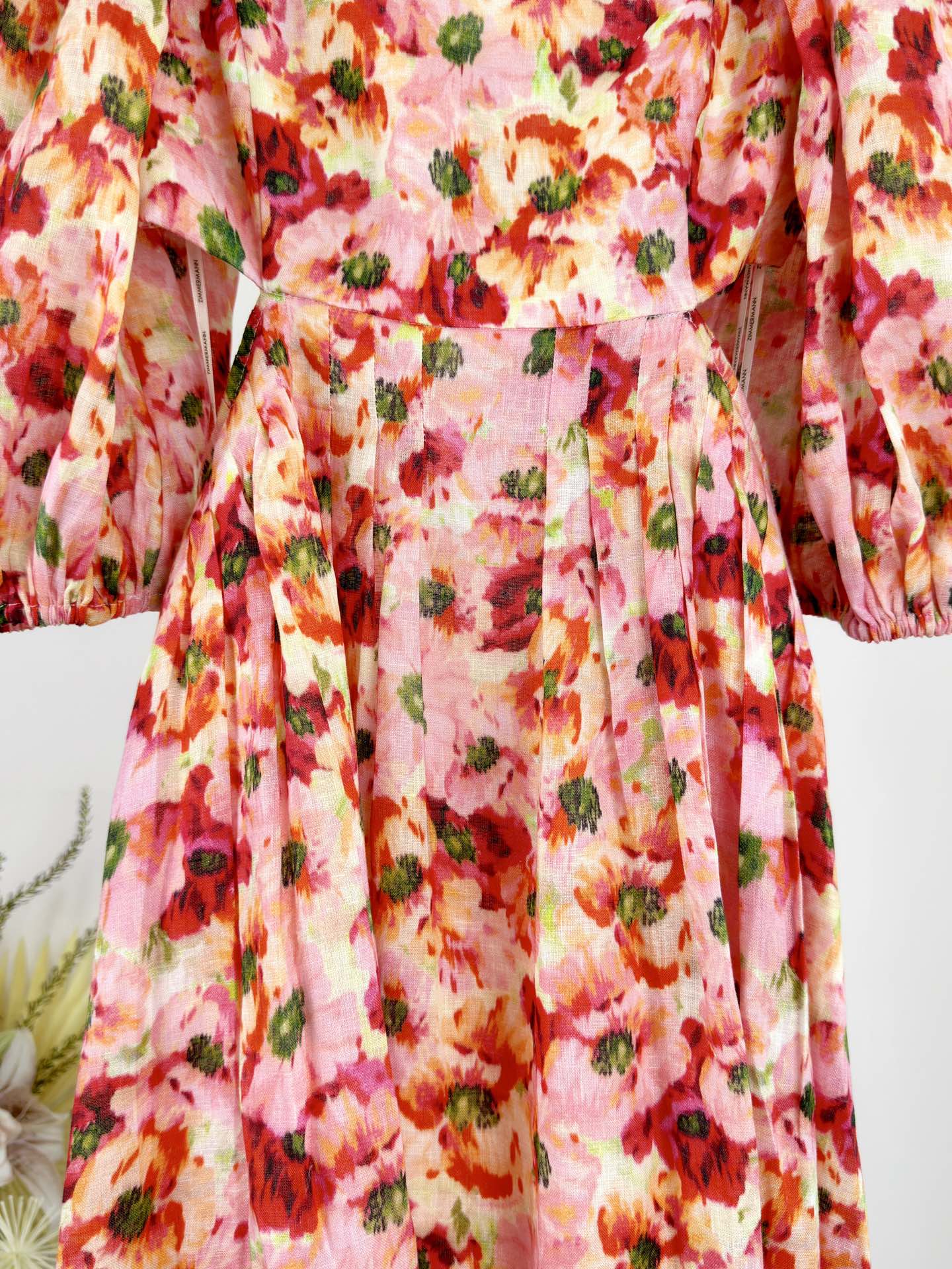 LIGHTBURST SHORT SLEEVE BACKLESS DRESS 25S IN LINEN 266370