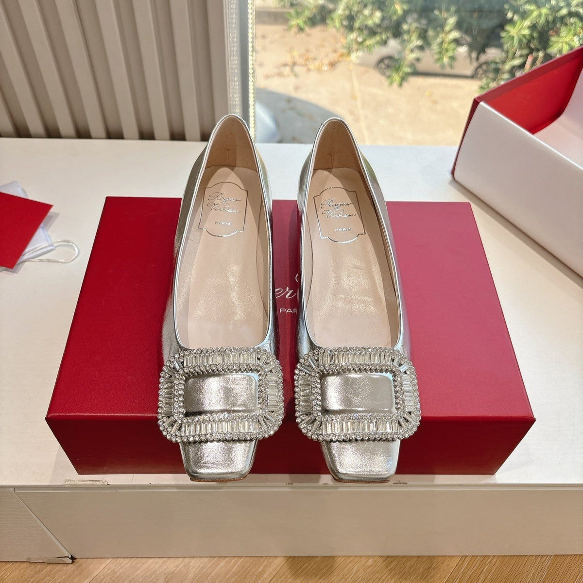 BELLE VIVIER BALLERINAS IN SILVER METALLIC SMOOTH LAMBSKIN