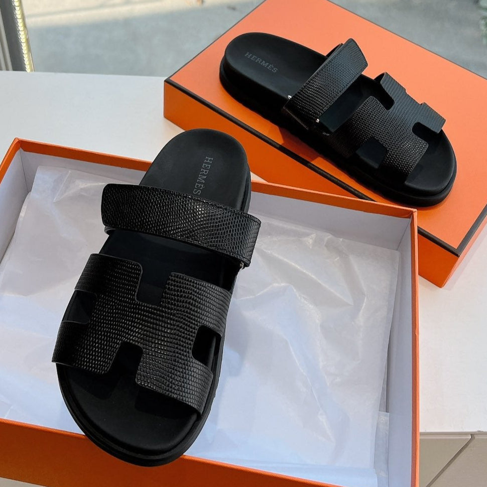 CHYPRE SANDAL IN BLACK SHINY GRAINED CALFSKIN