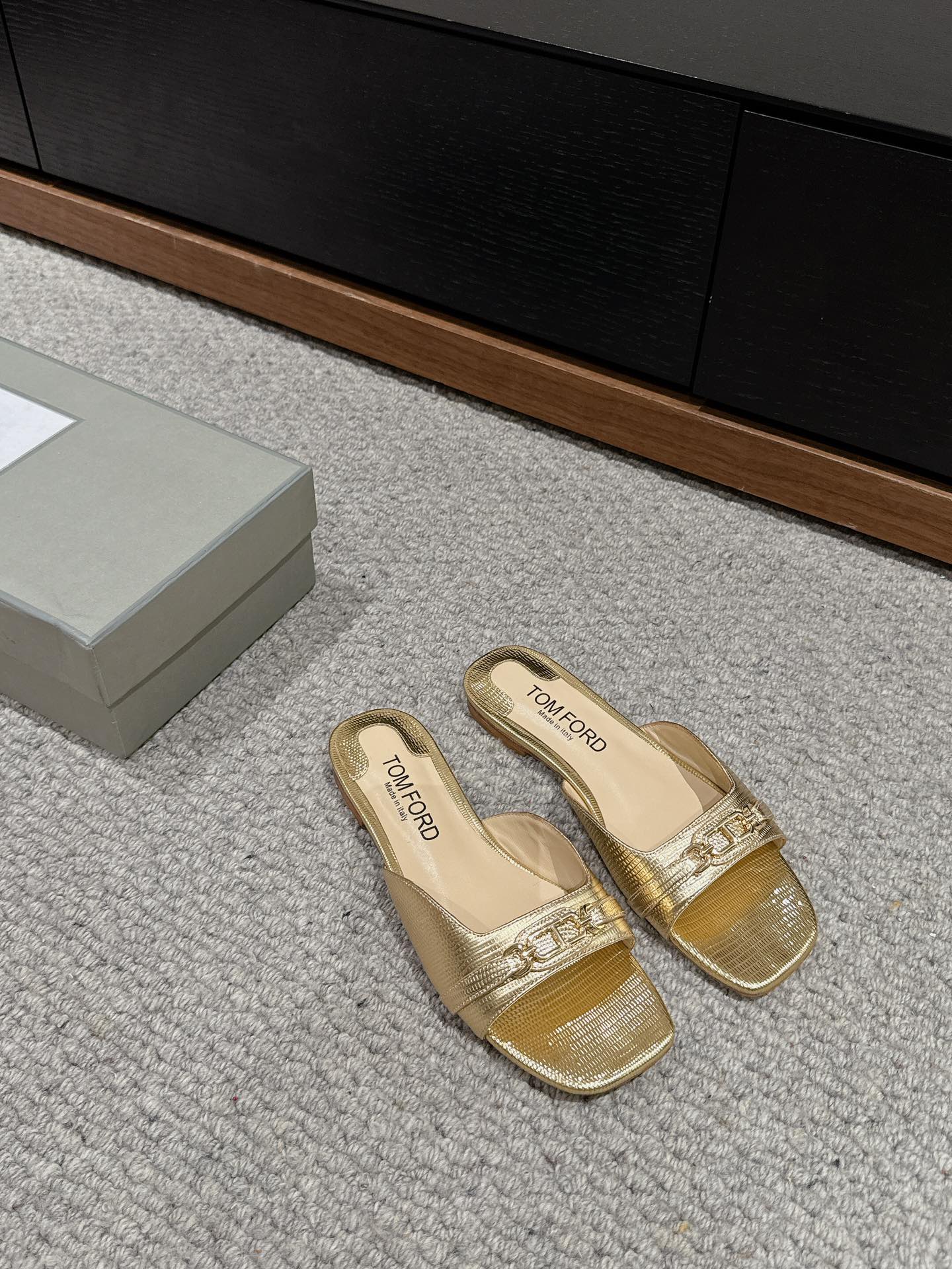 WHITNEY SLIDE IN GOLD CROCODILE LEATHER