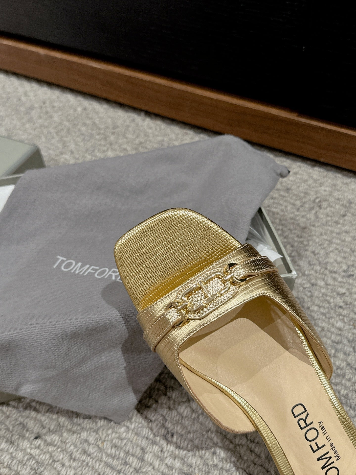 WHITNEY SLIDE IN GOLD CROCODILE LEATHER