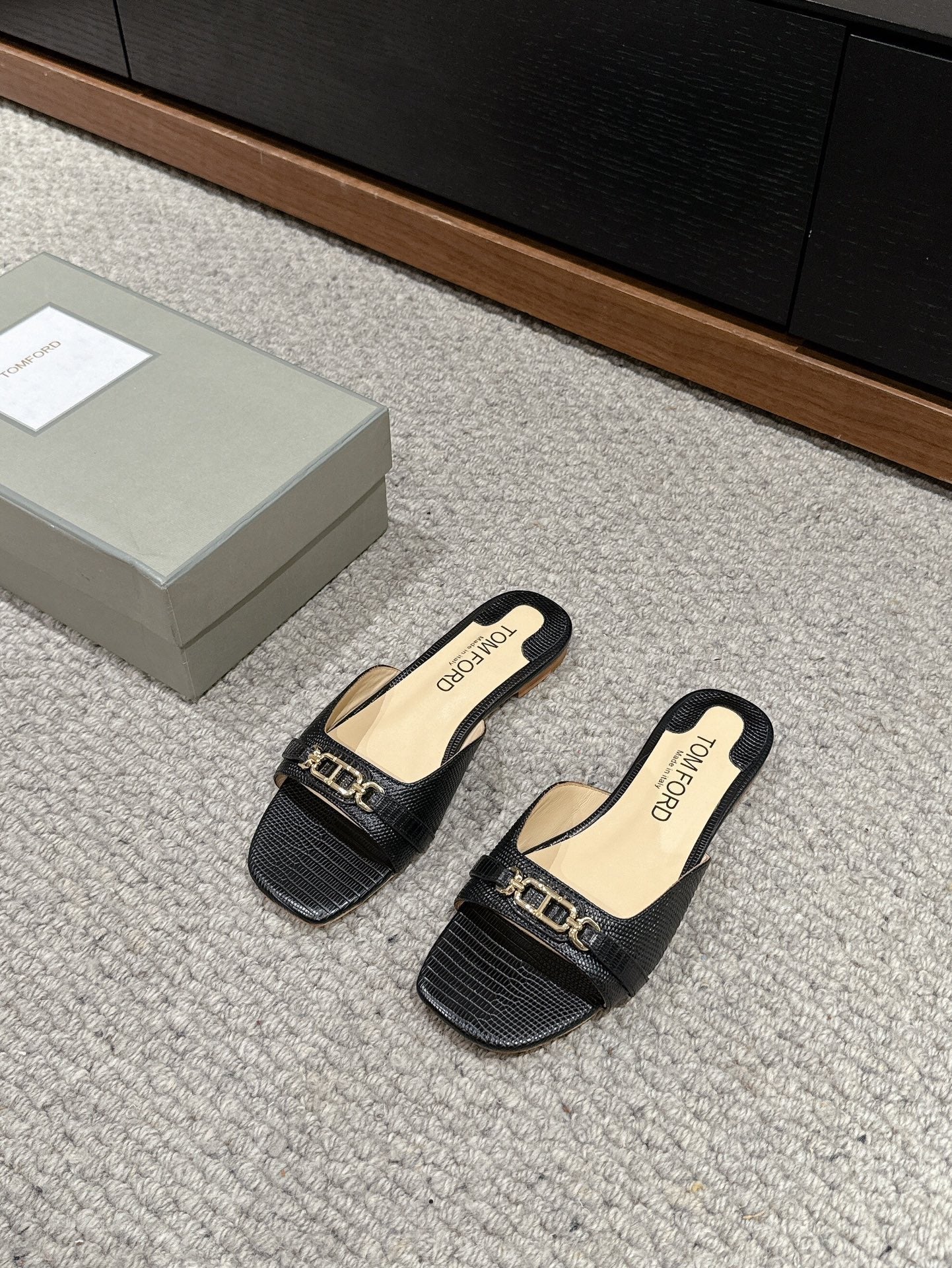 WHITNEY SLIDE IN BLACK CROCODILE LEATHER