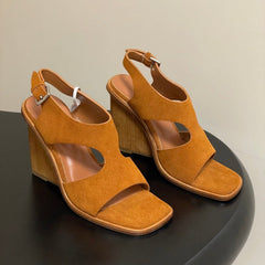 HM 25S KALYA WEDGE SANDAL 100 MM IN BROWN SUEDE