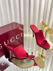 GUCCI 26S HIGH-HEELED SANDALS 100 MM IN RED SATIN